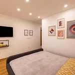 Luxury Studio Living High-End Amenities And Great Location By Flat Mаnager
