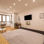 Luxury Studio Living High-End Amenities And Great Location By Flat Mаnager