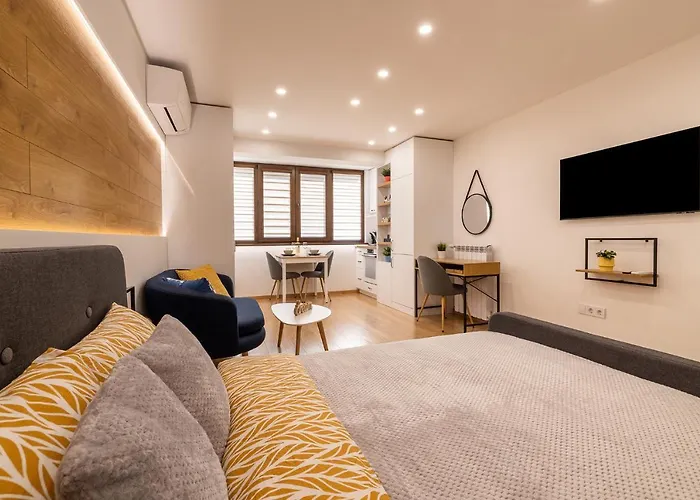 Luxury Studio Living High-End Amenities And Great Location By Flat Mаnager