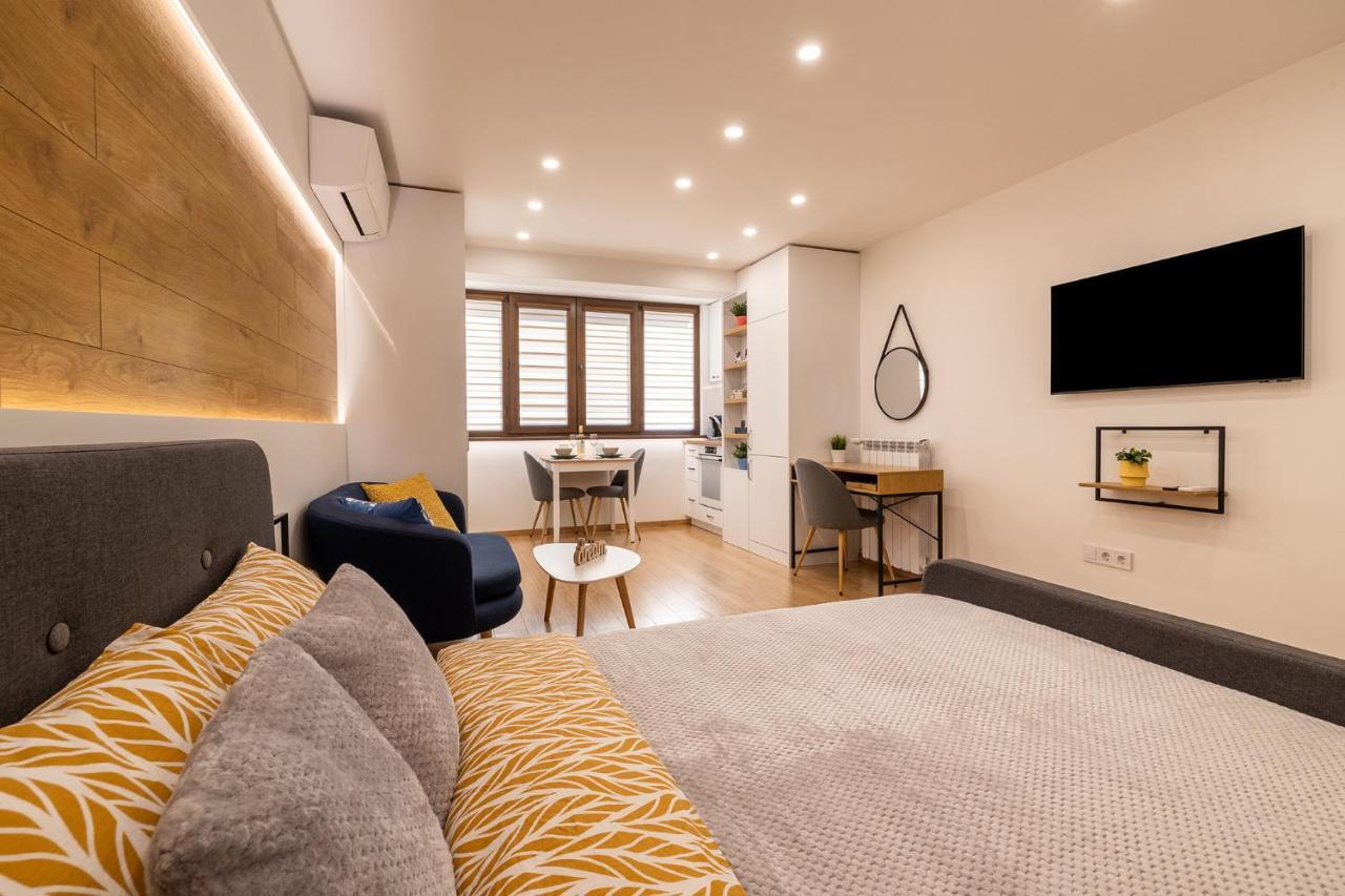 Luxury Living High-end Amenities And Great Location By Flat Mаnager Apartment Sofia